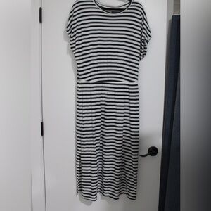 H&M Dress Color: Navy Blue and White Size:L